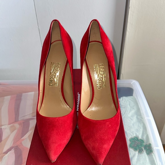 Salvatore Ferragamo Shoes - Salvatore Ferragamo Suede Pumps
